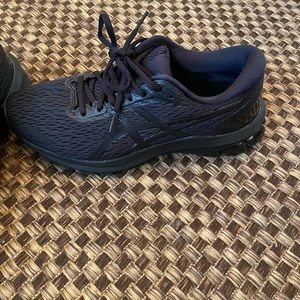 ASICS GT 1000 9 sneakers size 9